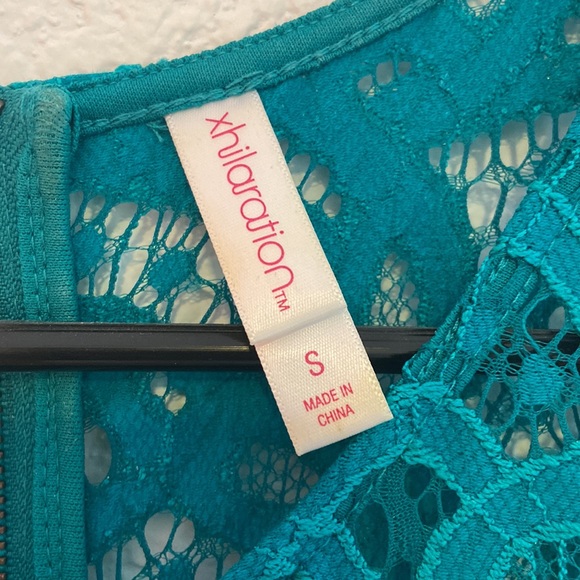 XHILARATION Sleeveless lace dress with zippered back green SMALL - Picture 5 of 12